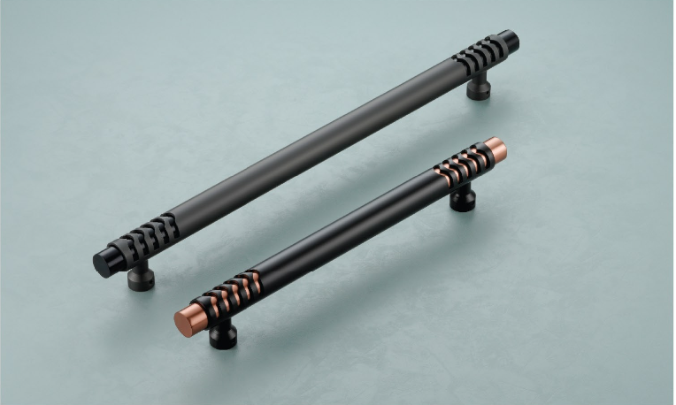 Signature textured pull handle-1